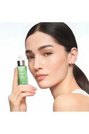 Oriflame Novage+ Proceuticals %10 Niasinamid İçeren Pürüzsüz ve Parlak Cilt Sunan Yatıştırıcı Serum