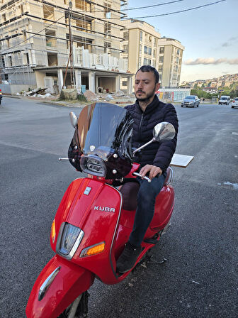 MOTOCAM Küba Grace 50 125 Ön Cam 2023-2025 Model 42cm Siyah Renkli Elcikli APARATSIZDIR