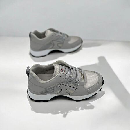 KADIN GÜNLÜK KONFORLU VE ŞIK SNEAKER