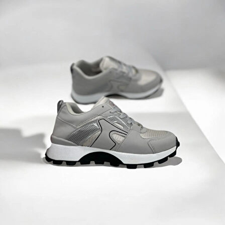 KADIN GÜNLÜK KONFORLU VE ŞIK SNEAKER