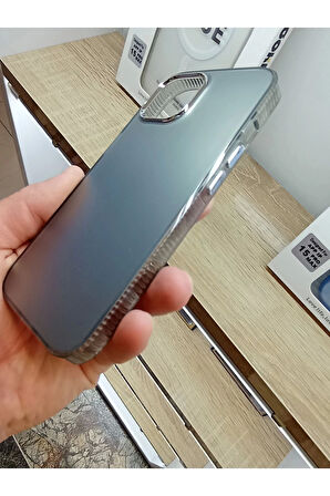İPhone 15 Uyumlu Hologramlı Mor Kılıf Tuşları Metal Darbe Korumalı Kapak