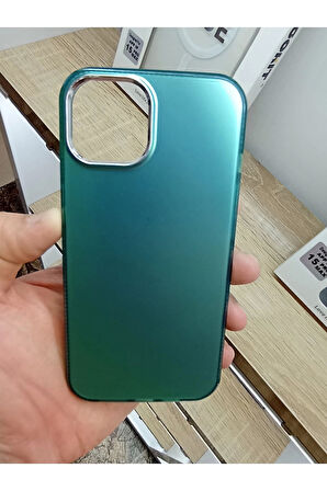 İPhone 15 Uyumlu Hologramlı Mor Kılıf Tuşları Metal Darbe Korumalı Kapak