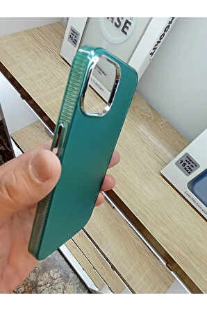 İPhone 15 Uyumlu Hologramlı Mor Kılıf Tuşları Metal Darbe Korumalı Kapak