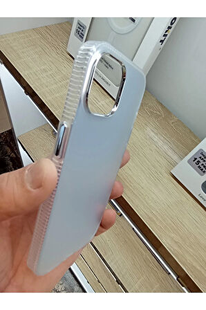 İPhone 15 Pro Uyumlu Hologramlı Mor Kılıf Tuşları Metal Darbe Korumalı Kapak