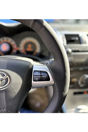 Toyota Uyumlu Corolla 2011-2012 Dikmeli Direksiyon Kılıfı (derisi Sökülmeden Uygulanması Gerekiyor)