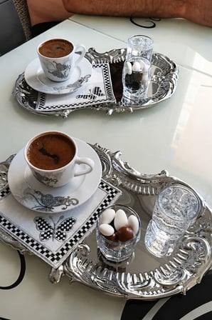 6 lı Kelebek Desenli Gümüş Ekose Kokteyl Peçetelik 13X13 - Kare Kahve Sunumluğu,