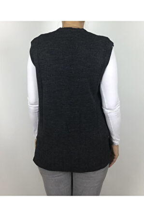 ÖNÜ DÜĞMELİ CEPLİ YÜNLÜ KISA ANNE YELEK