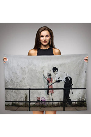 Bansky'nin Küçük Kız Çocuğu Polis İsimli Çalışması Kanvas Duvar Örtüsü-Halısı-5010