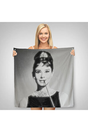 Audrey Hepburn'ün Siyah Bayaz Kanvas Duvar Örtüsü-Halısı-5071