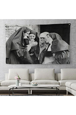 Sigara İçen Rahibeler Vintage Fotoğraf Duvar Örtüsü Halısı Siyah ve Beyaz Duvar Örtüsü Halısı 5376