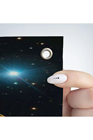 Galaksiler İle Oynayan Kız Çocuğu Duvar Örtüsü - Halısı-6042