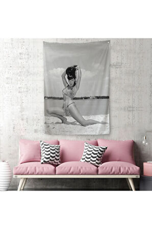 Leopar Bikinili Bettie Page Duvar Örtüsü-Halısı - Halısı-6053