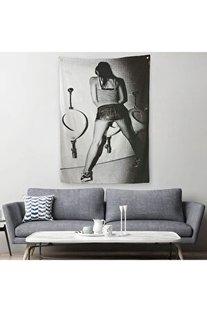 Pisuvara İşeyen Kadın Duvar Örtüsü - Halısı-6093