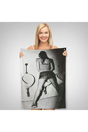 Pisuvara İşeyen Kadın Duvar Örtüsü - Halısı-6093