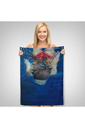Su Altında Yüzen Kız Duvar Örtüsü - Halısı-6318