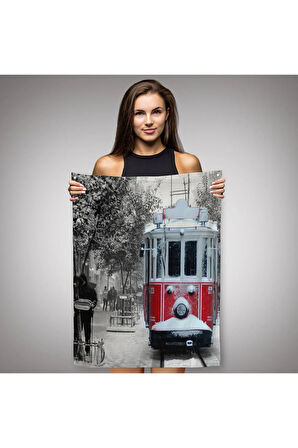Karlı Bir İstiklal Caddesi ve Nostaljik Tramvay Duvar Örtüsü-Halısı-6404