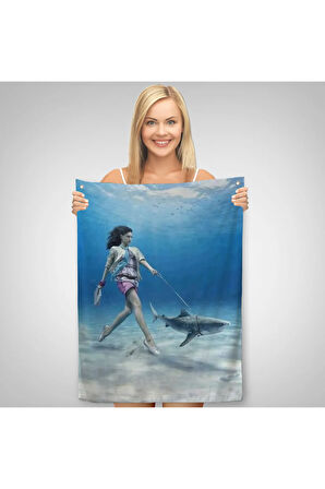 Su Altında Köpek Balığı Gezdiren Kadın Duvar Örtüsü-Halısı-6482