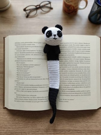 Amigurumi Panda Figürlü Pamuklu Kitap Ayracı (Yüksek Kaliteli Malzeme, Detaylı ince işçilik)