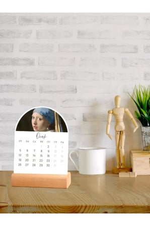 2026 Sanat Koleksiyonu Masa Takvimi, Ahşap Ayaklı, Resmi Tatiller işaretli, Yüksek Kaliteli Baskı