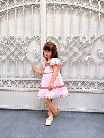 Kız Çocuk Nakış Ve Dantel Detaylı Pamuklu Yazlık Pembe Elbise