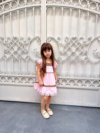 Kız Çocuk Nakış Ve Dantel Detaylı Pamuklu Yazlık Pembe Elbise