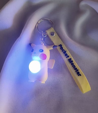 Anahtarlık Pokemon Pikachu Işıklı Çizgi Film Slikon Anahtarlık Çanta Cüzdan Süsü 