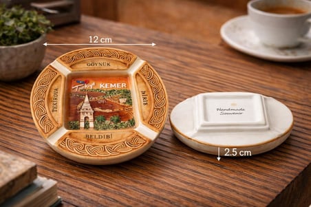 Kemer Temalı Seramik Küllük – Dekoratif Hediyelik, Vintage Masa Üstü Aksesuar (12 cm)