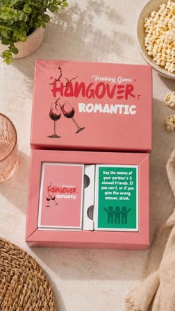 Hangover Romantic İngilizce Yazılı Yetişkin Parti Oyunu – Eğlenceli Sohbet & Icebreaker Kart Oyunu, Arkadaş ve Çiftler İçin 