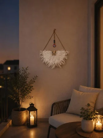 Nazar Boncuklu Melek Kanadı Duvar Dekoru – Bohem Beyaz Tüylü Kapı ve Ev Süsü 63x44 cm