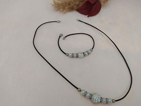 Hdmarketim Swarovski Taşlı Sıra İncili Kaucuk Bileklikli Kolye
