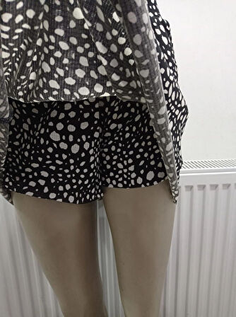 Siyah Yüksek Bel Şortlu Etek Diz Boy Darkalıp Helen Kumaş Çiçekli Etek