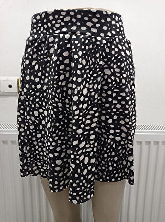 Siyah Yüksek Bel Şortlu Etek Diz Boy Darkalıp Helen Kumaş Çiçekli Etek