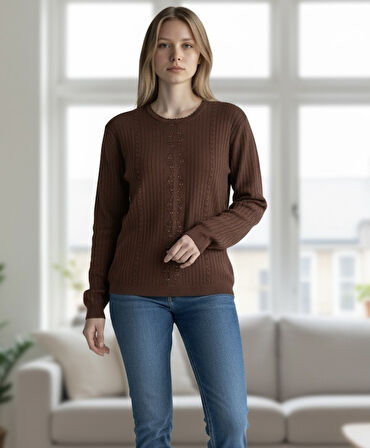 KADIN ÖNÜ TAŞLI KENDİNDEN DESENLİ SIFIR YAKA BLUZ