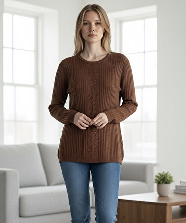 KADIN ÖNÜ TAŞLI KENDİNDEN DESENLİ SIFIR YAKA BLUZ