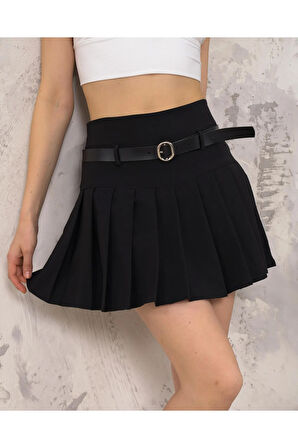 Kadın pileli siyah  renk etekli şort