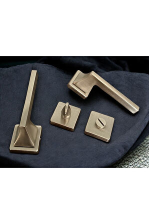 Karo Saten Kare Rozetli Wc BanyoKapı Kolu 1 Takım Şık Ve Dayanıklı