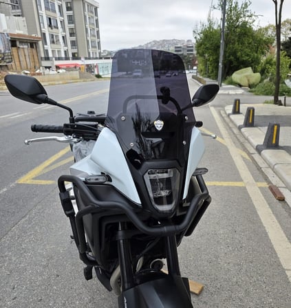 MOTOCAM Honda NX 500 Ön Cam 2025-2026 Model 34cm Siyah Renkli 4mm Orijinal Boylu
