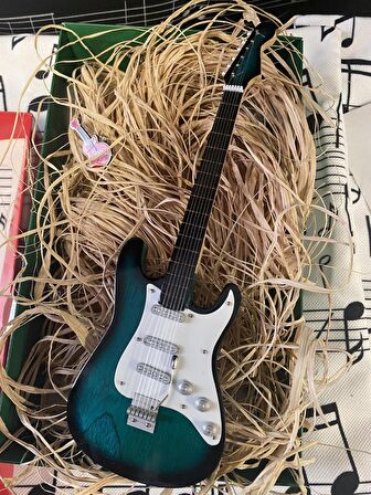 Elektro Gitar Yeşil El Yapımı Biblo Minyatür 25 cm 3D