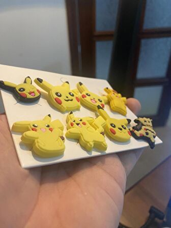 Pokemon Pikachu Jibbitz Terlik Süsü 8 Adet Hediyelik Aksesuar