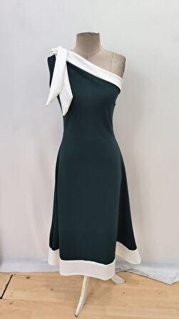 buğrahayalin Kadın Tek Omuzu Açık Omuzlardan Kurdela Detaylı çift Renkli Ithal Krep Elbise