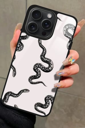 Apple iPhone 11 Pro Max Uyumlu Yılan Tasarımlı Parlak Silikon Kılıf