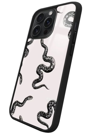 Apple iPhone 11 Pro Max Uyumlu Yılan Tasarımlı Parlak Silikon Kılıf