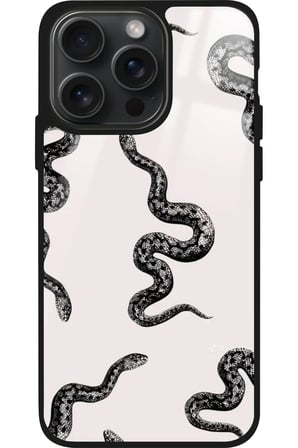 Apple iPhone 11 Pro Max Uyumlu Yılan Tasarımlı Parlak Silikon Kılıf