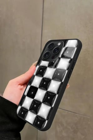 Apple iPhone 13 Pro Uyumlu Siyah-Beyaz Kare Tasarımlı Parlak Silikon Kılıf