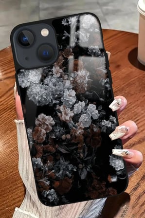 Apple iPhone 15 Plus Uyumlu Darbeye Dayanıklı Beyaz Çiçek Tasarımlı Parlak Silikon Kılıf