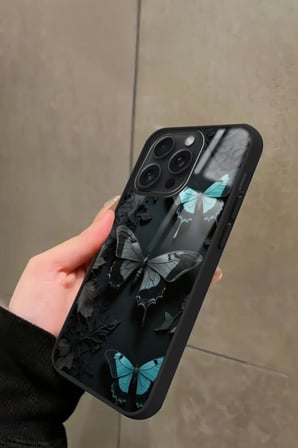 Apple iPhone 15 Pro Uyumlu Siyah Kelebek Tasarımlı Parlak Silikon Kılıf