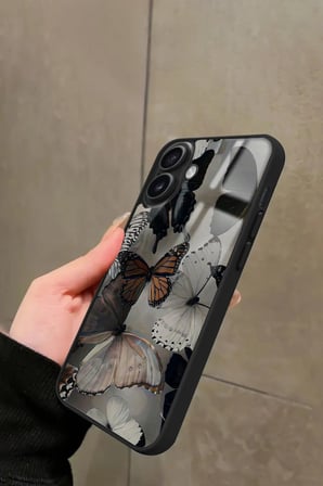Apple iPhone 16 Plus Uyumlu Siyah Kelebek Tasarımlı Parlak Silikon Kılıf