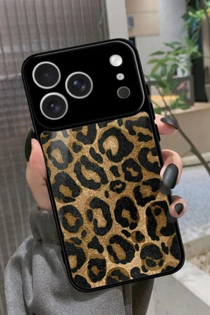 Apple iPhone 17 Pro Uyumlu Kahverengi Leopar Tasarımlı Parlak Silikon Kılıf