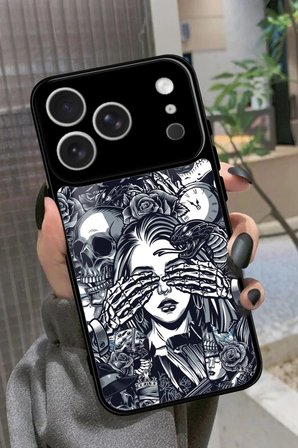 Apple iPhone 17 Pro Uyumlu Kurukafa Posteri Tasarımlı Parlak Silikon Kılıf