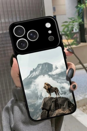 Apple iPhone 17 Pro Uyumlu Aslan Tasarımlı Parlak Silikon Kılıf